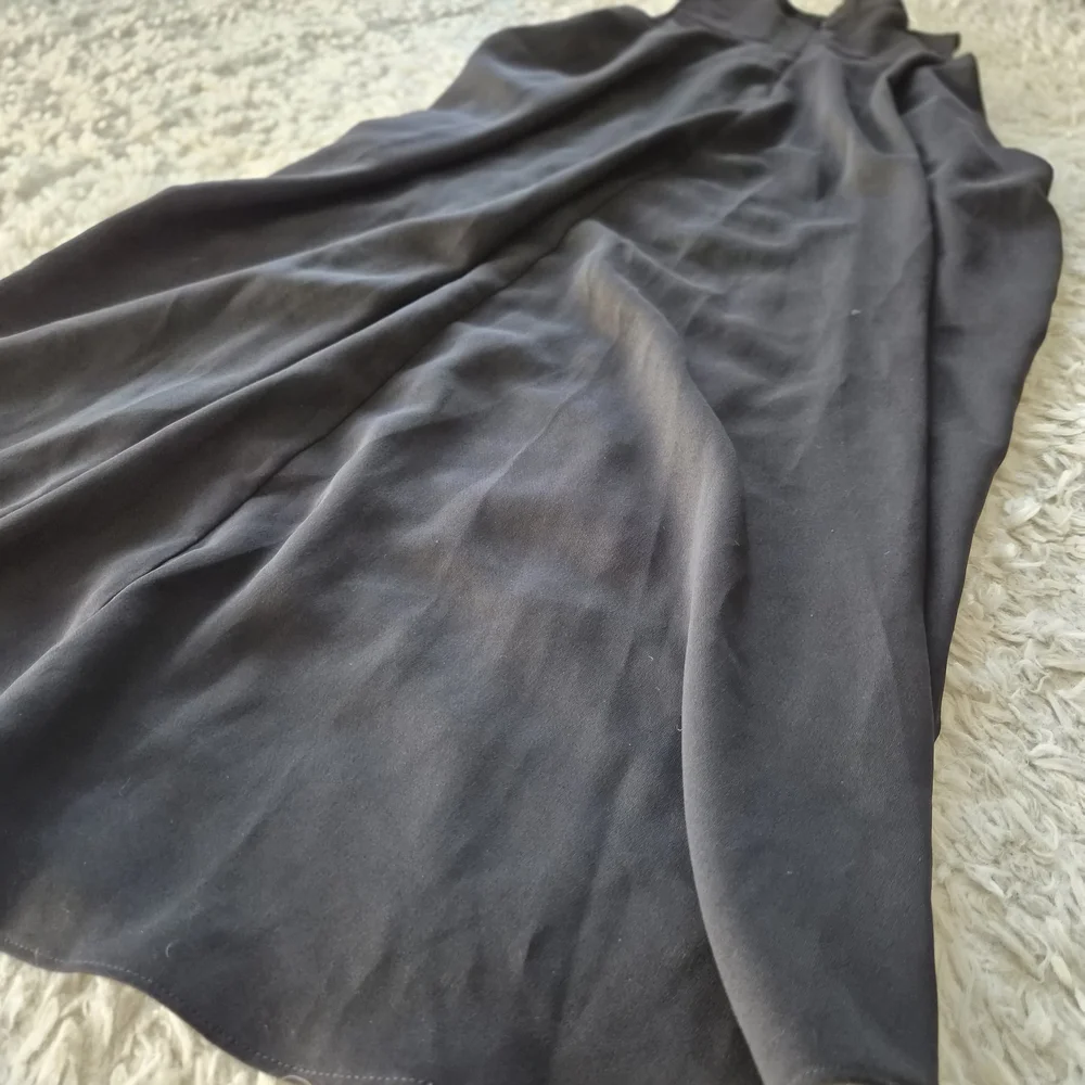☆5/$15☆High-Low Sleeveless Tank Top – Size S (Forever 21) - Picture 11 of 16